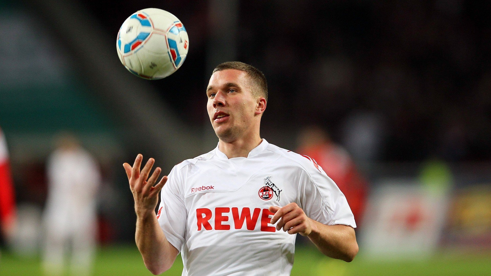 迪亚斯打出生涯之夜，佛罗伦萨掀翻塞维利亚，欧战舞台上的意大利奇迹