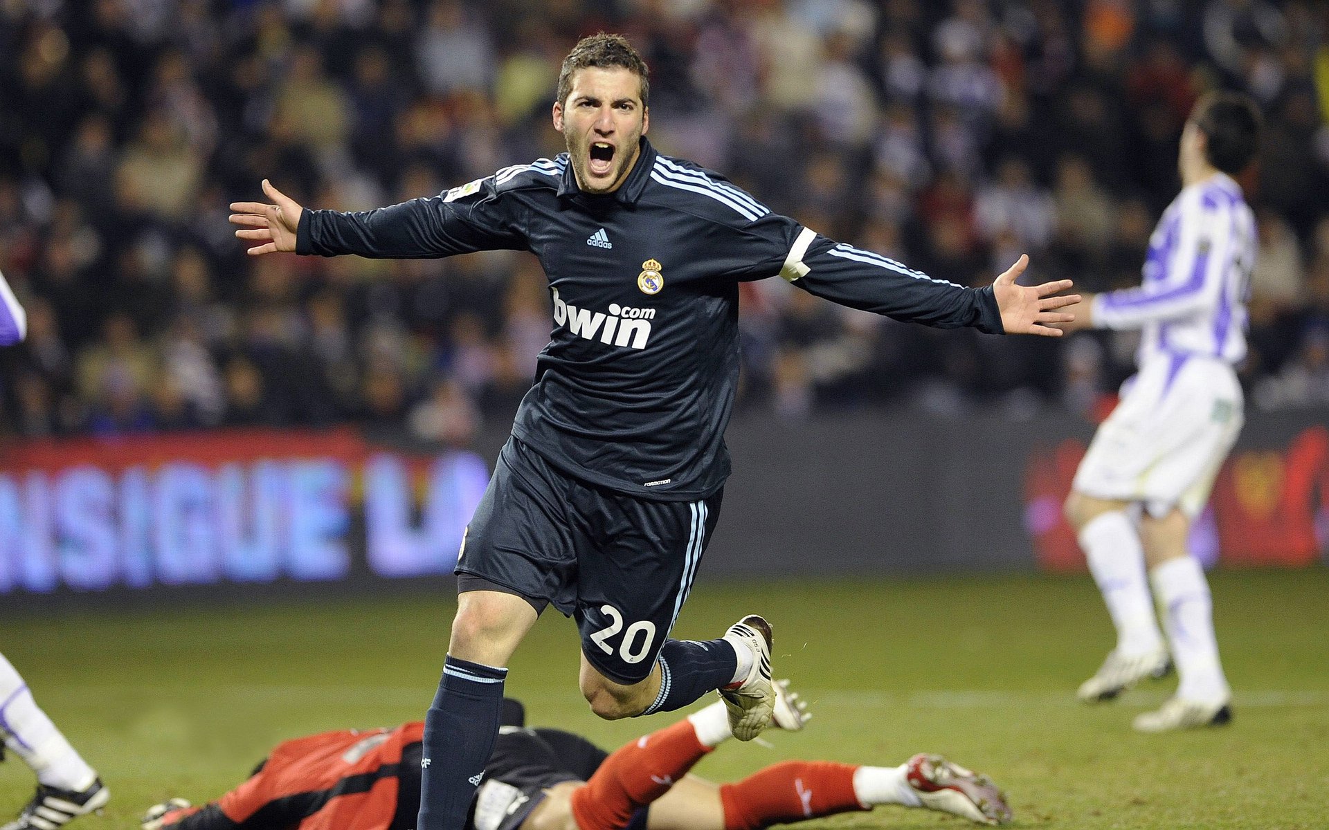 亚洲之光与南美风暴，孙兴慜的爆发与澳大利亚的战术碾压